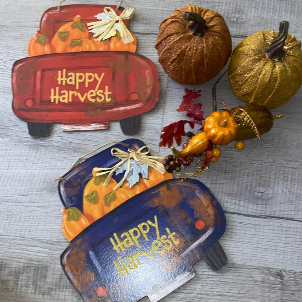Fall decorations - Picture 1 of 5